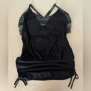 𝅺NEXT Tankini top extended length 38B/C. Bikini top is attached front and back.